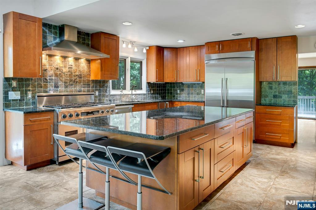 5th image of 737 Ridge Rd, Kinnelon Borough, NJ 07405 | MLS# 26022149