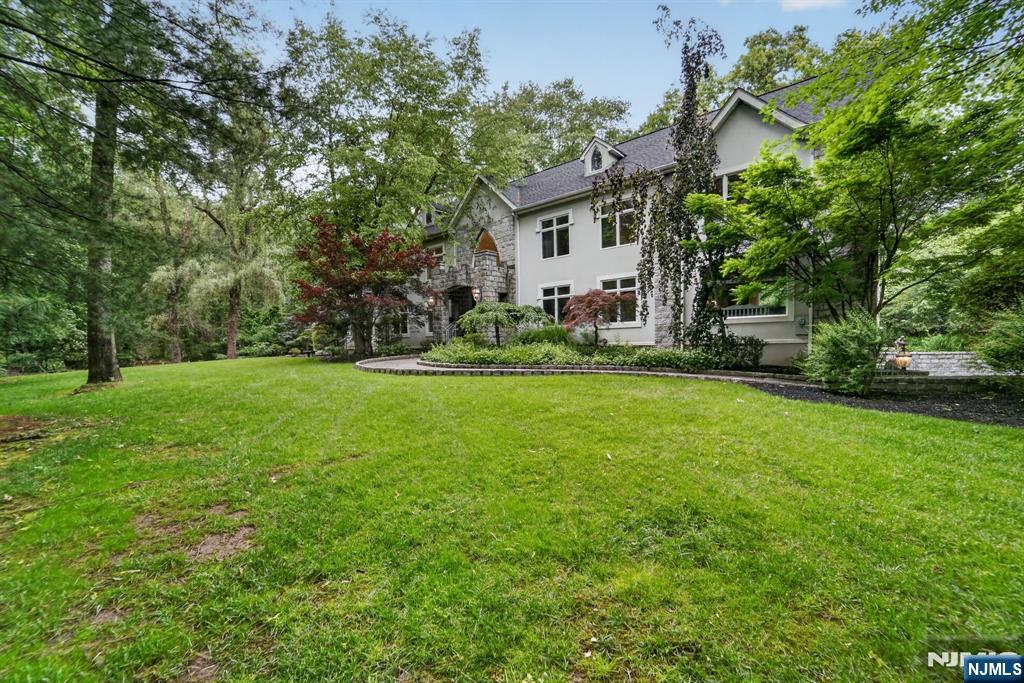 11 Pine Tree Drive - Photo 1