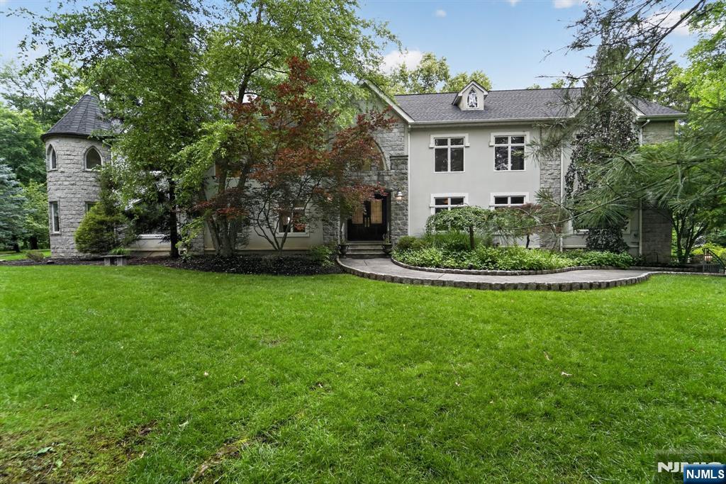 11 Pine Tree Drive - Photo 2