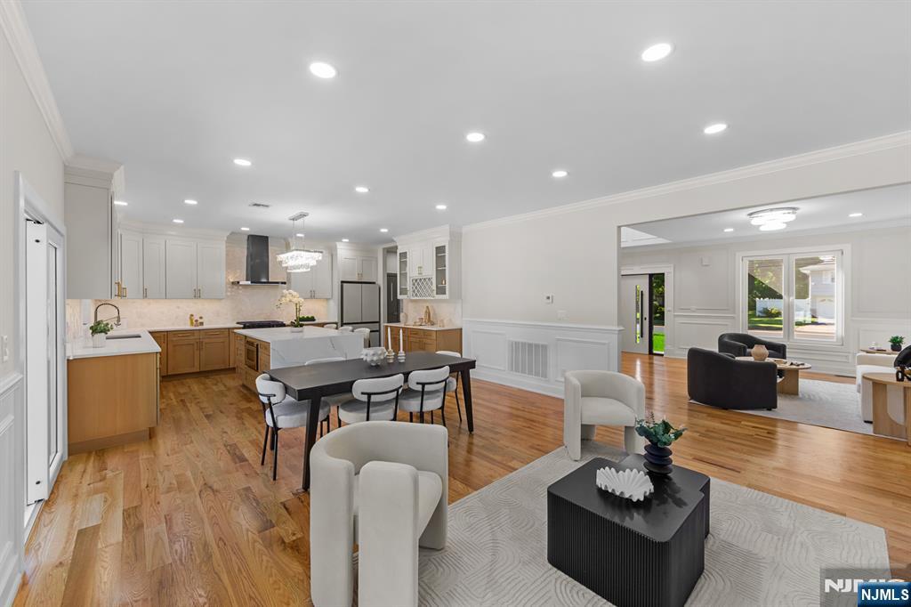 31-07 Morlot Avenue — photo 11