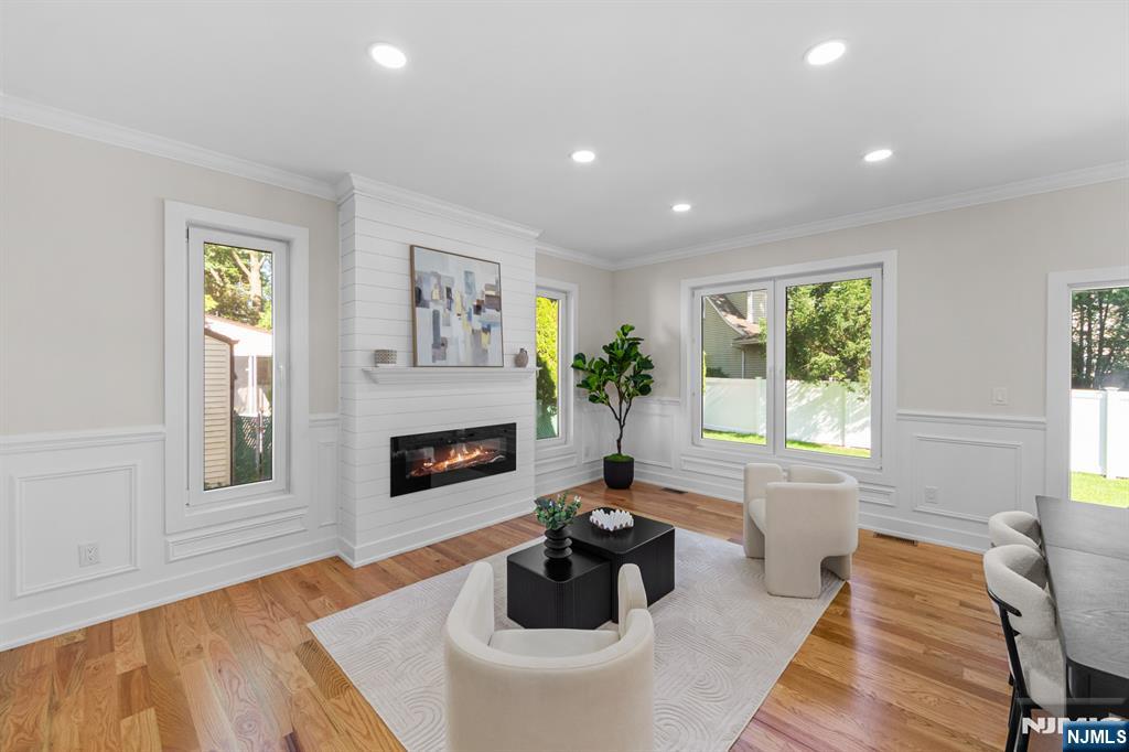 31-07 Morlot Avenue — photo 13