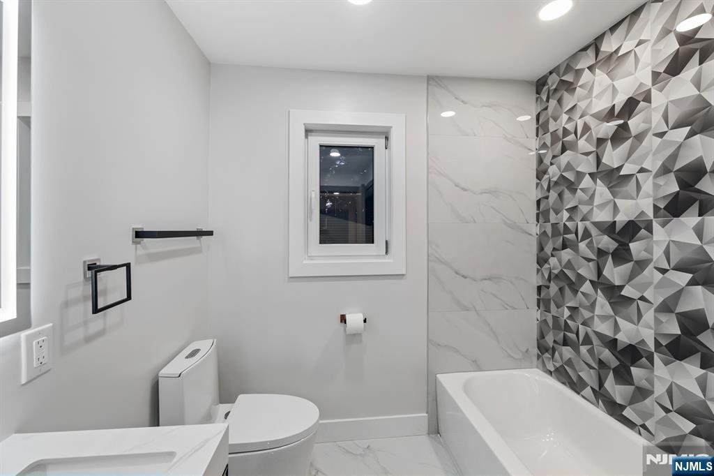 31-07 Morlot Avenue — photo 35