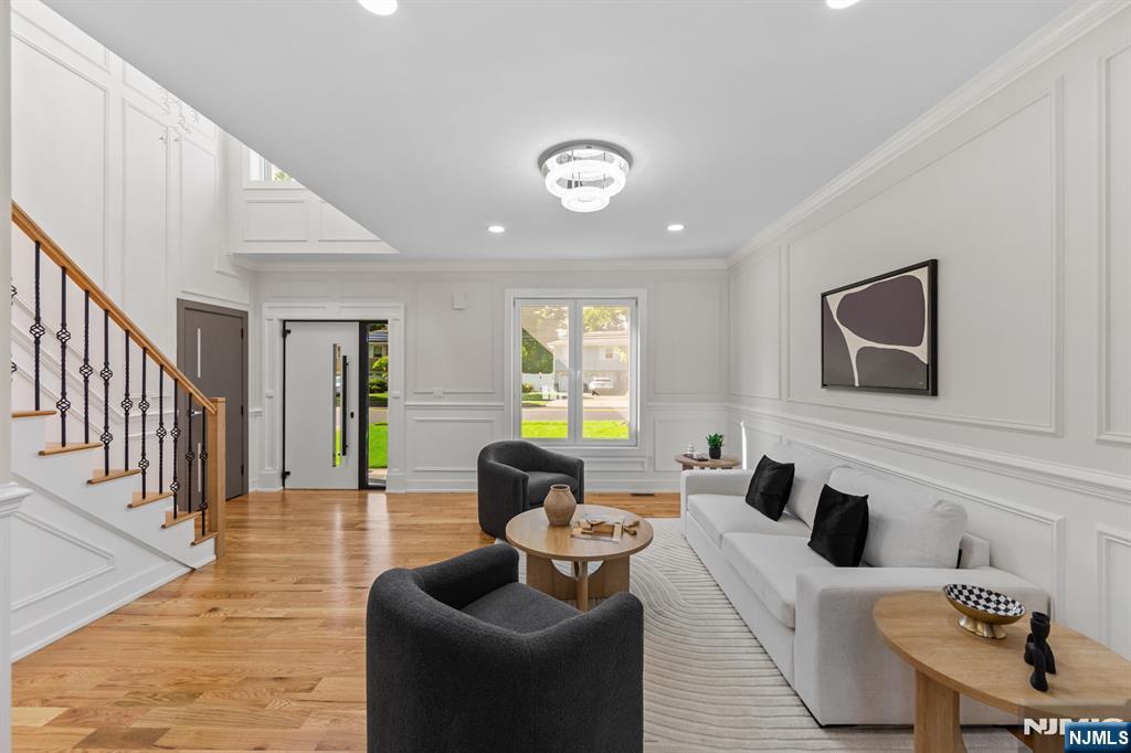 31-07 Morlot Avenue — photo 10