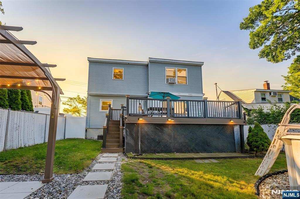 68 16th Ave, Elmwood Park, NJ 07407