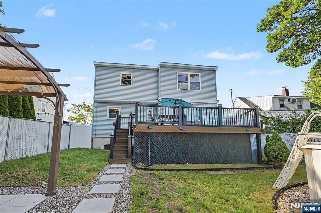 68 16th Ave, Elmwood Park, NJ 07407