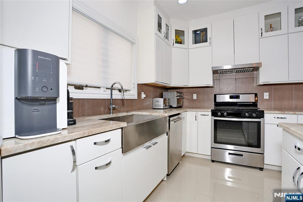 423 Lafayette Avenue — photo 14