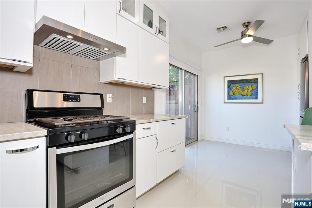 423 Lafayette Avenue — photo 16