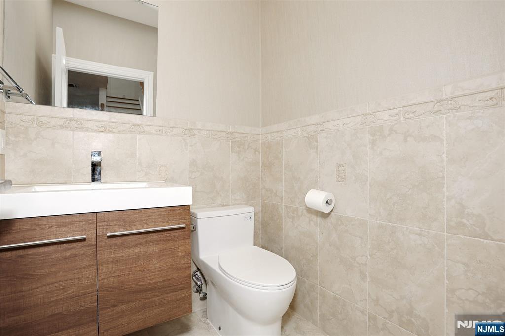 423 Lafayette Avenue — photo 23