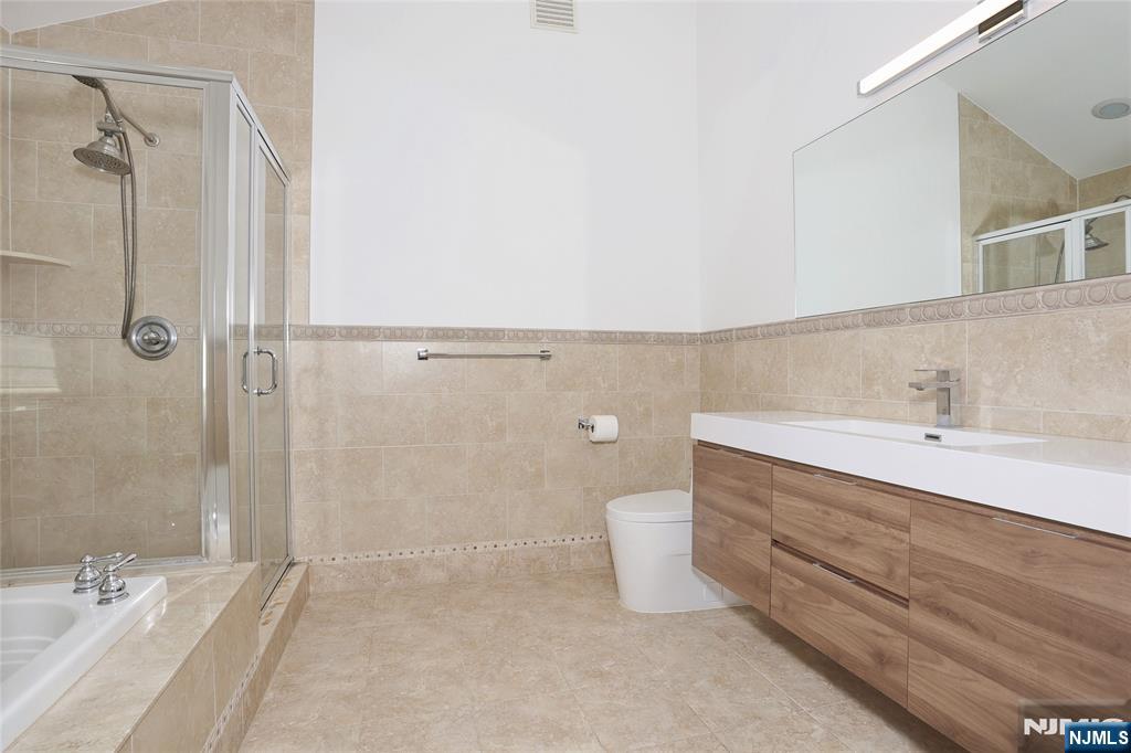 423 Lafayette Avenue — photo 28