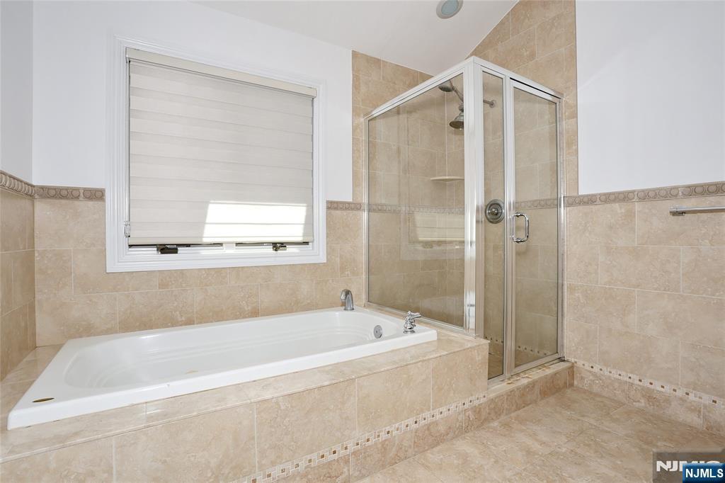423 Lafayette Avenue — photo 29