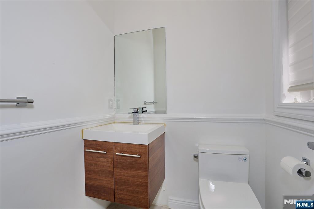 423 Lafayette Avenue — photo 42
