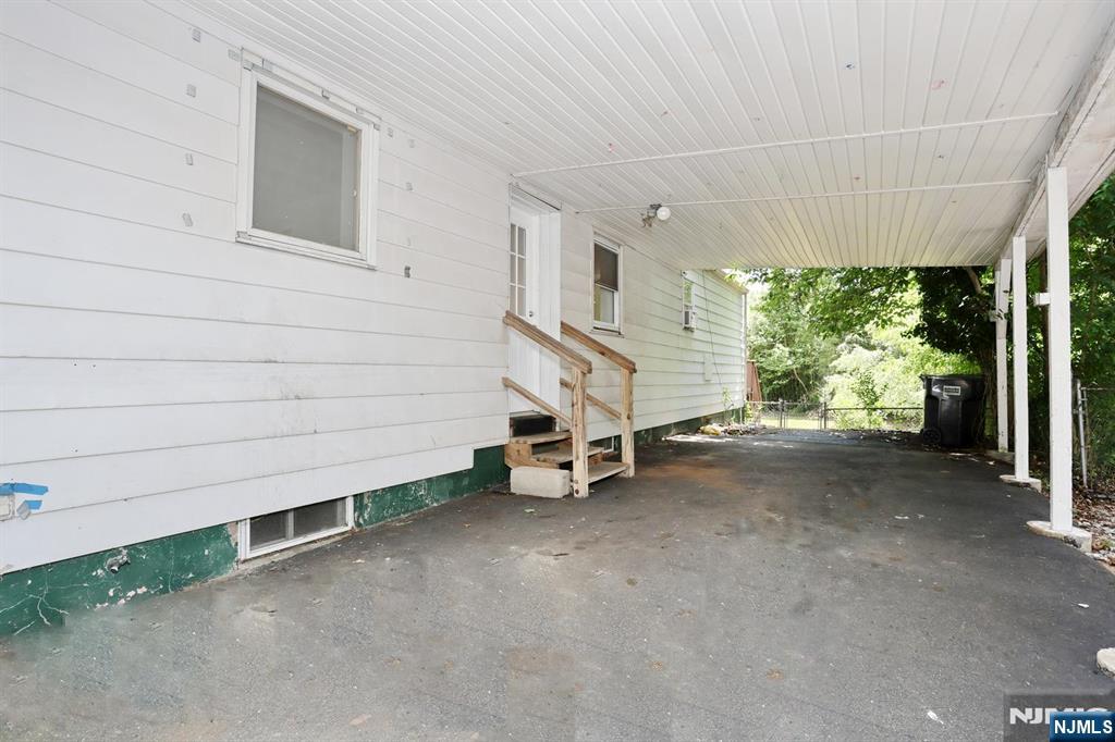 48 Momar Dr, Bergenfield, NJ 07621