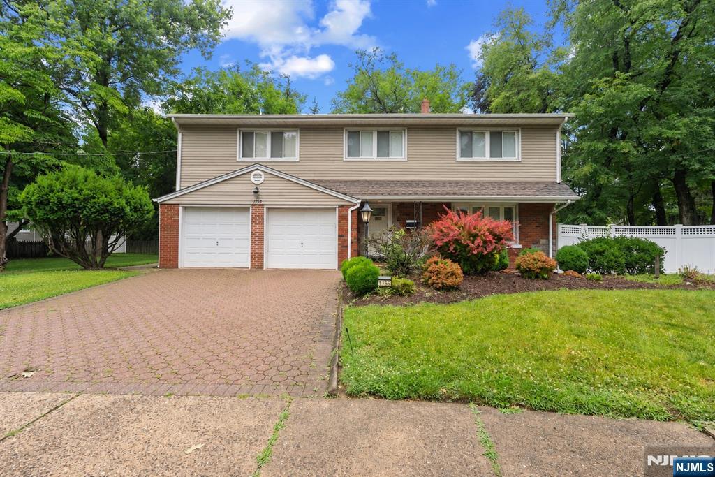 1759 Lilbet Road - Photo 2