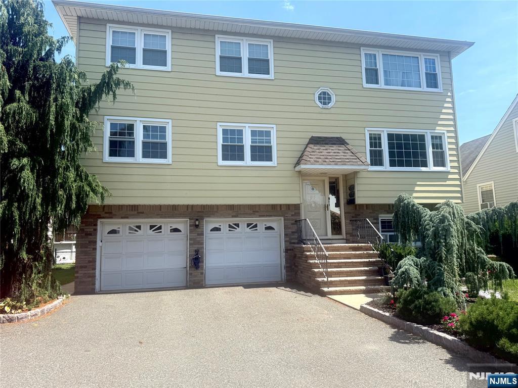 33 Kossuth Street 1 - Photo 1