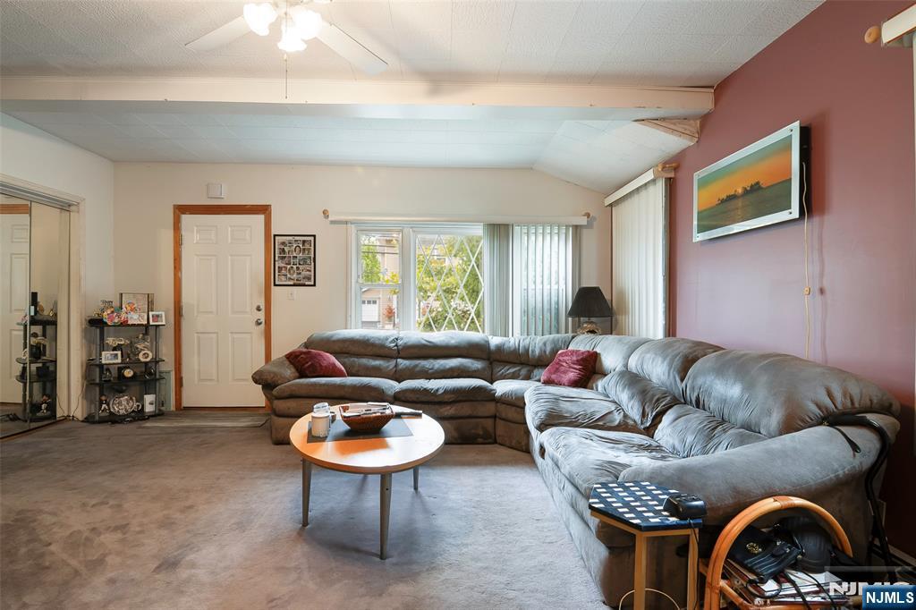 405 Kingsland Ave, Lyndhurst, NJ 07071