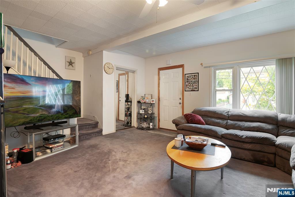 405 Kingsland Ave, Lyndhurst, NJ 07071