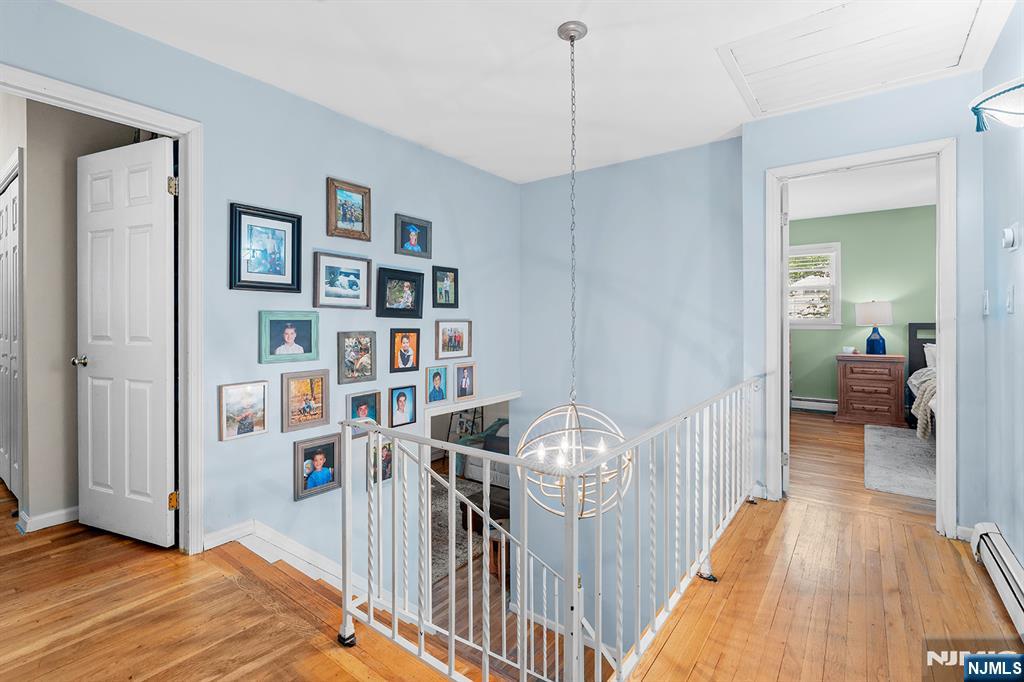 241 Ellin — photo 18