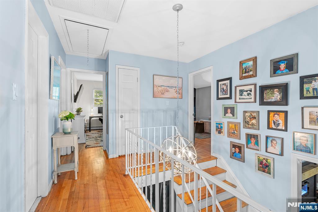 241 Ellin — photo 25
