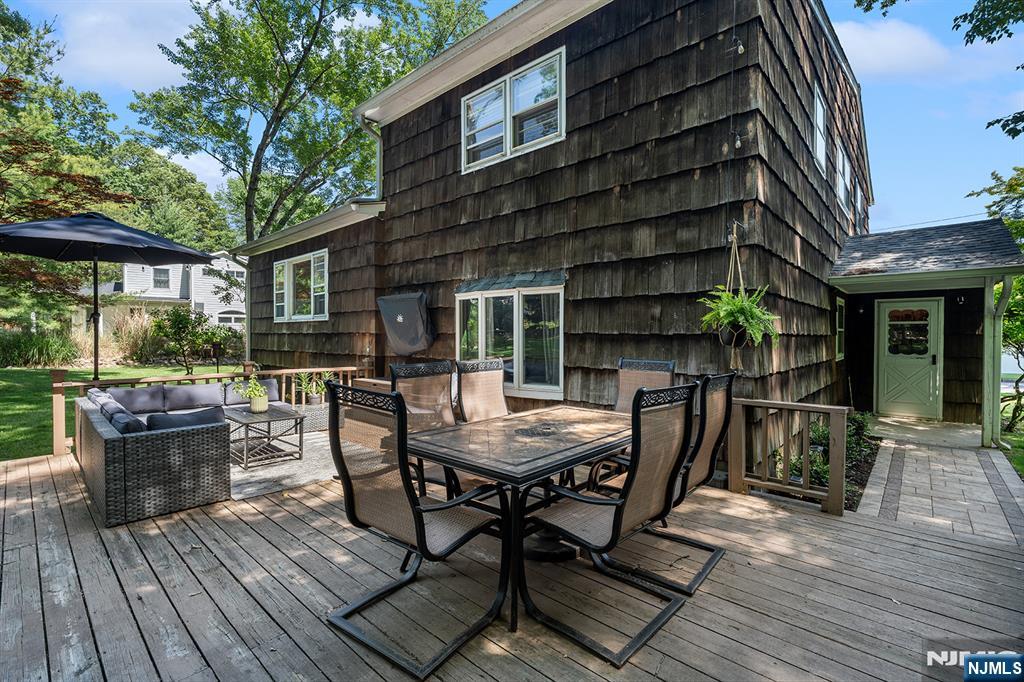 241 Ellin — photo 31
