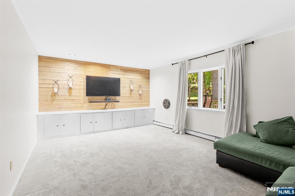 241 Ellin — photo 8