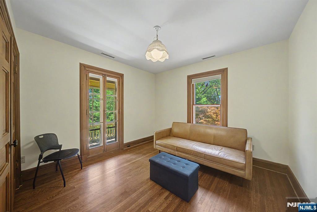 76 Hillside Avenue — photo 25