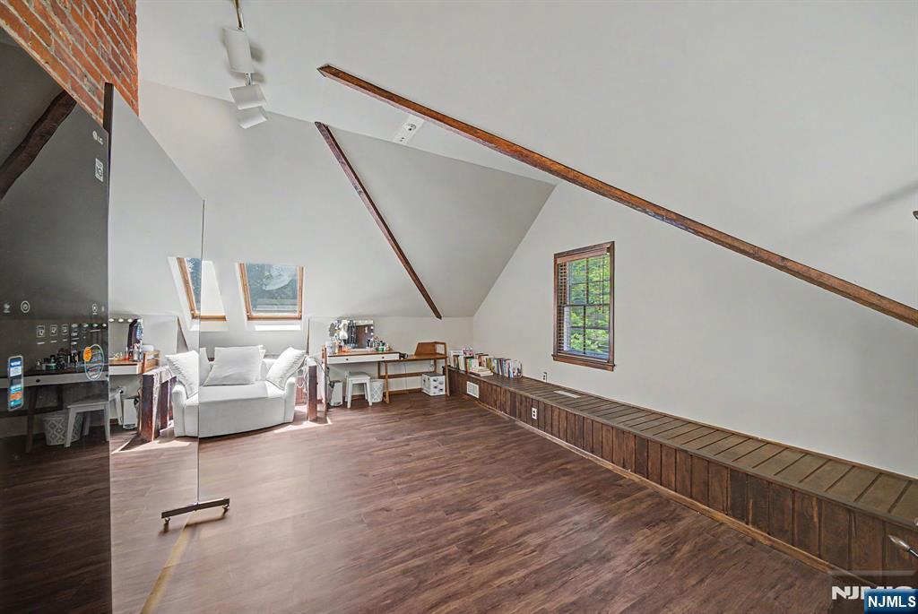 76 Hillside Avenue — photo 33