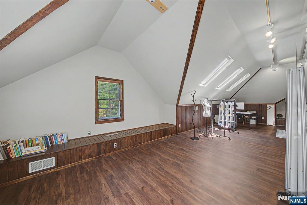 76 Hillside Avenue — photo 37