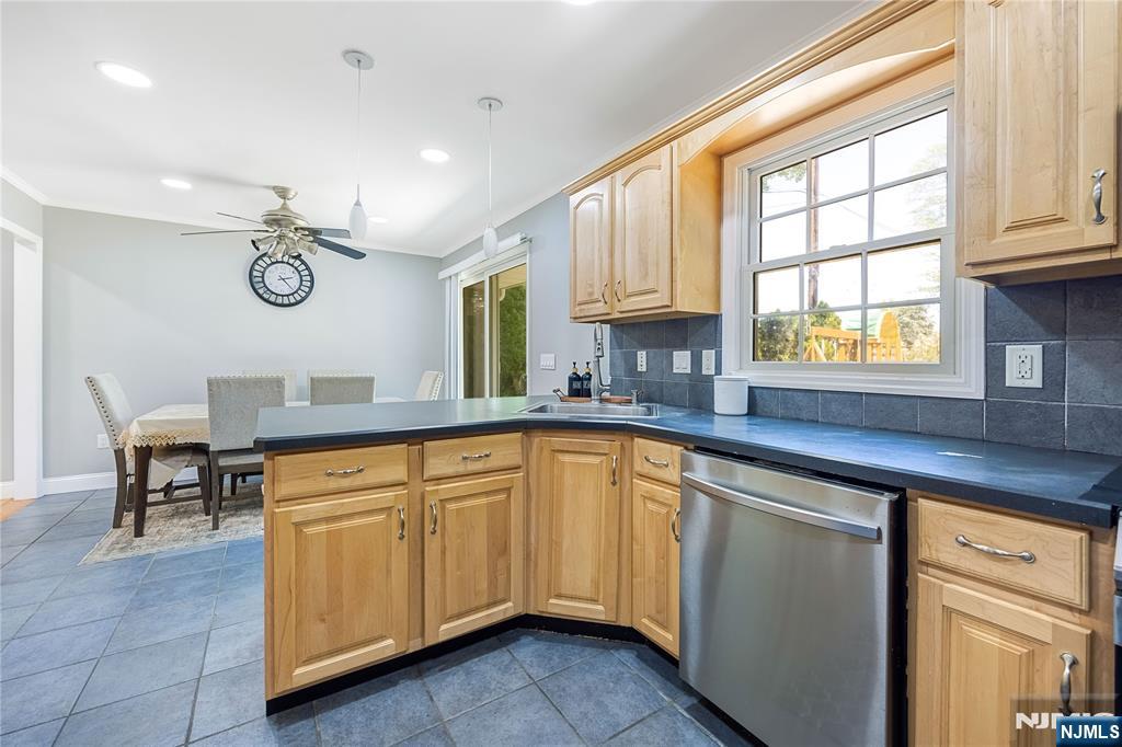 361 Walthery Avenue — photo 12