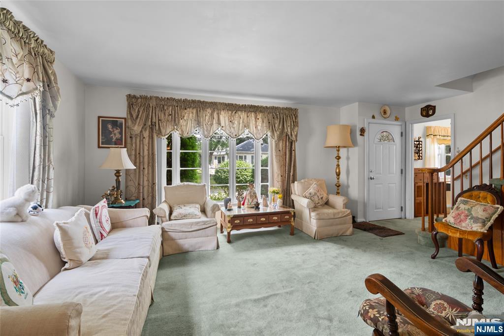 Homes for sale in New Milford, NJ | 262 Linden Pl, New Milford, NJ 07646 | MLS# 26022262