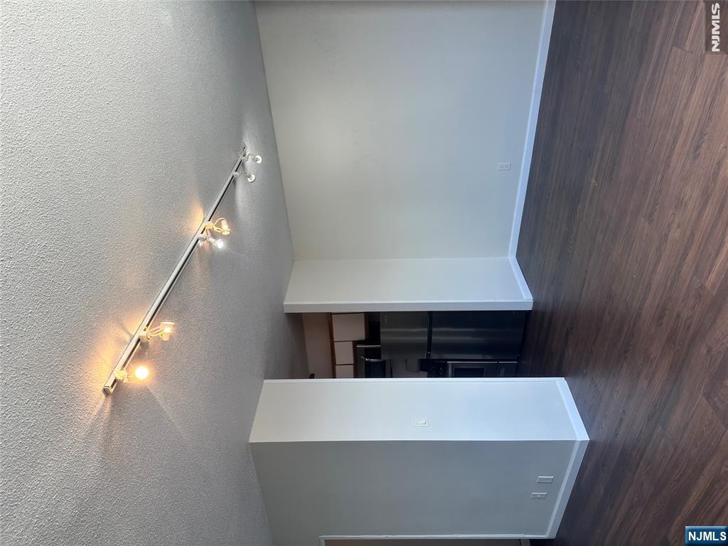 201 N Bridge Plaza 5e - Photo 2