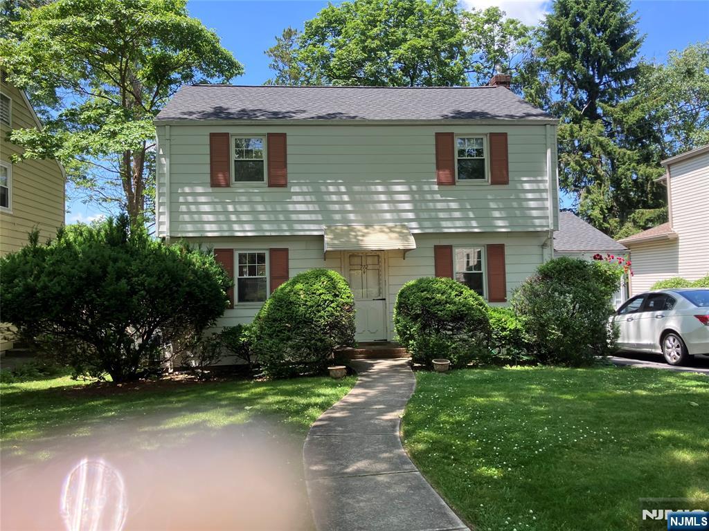 772 Stelton St, Teaneck, NJ 07666
