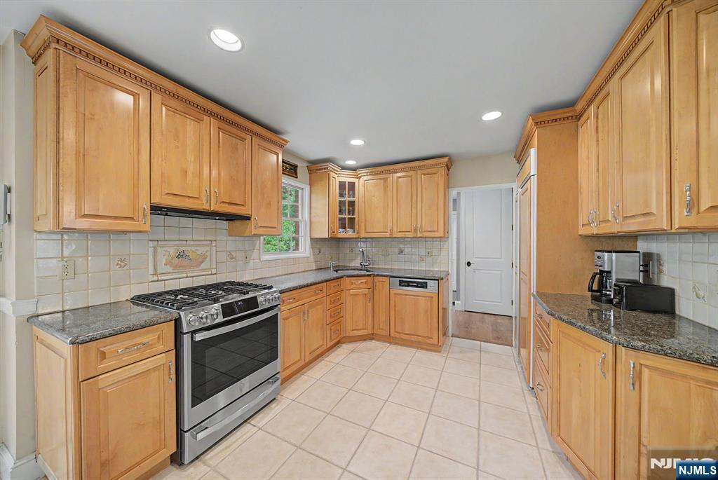9 Woodland Park Drive — photo 12