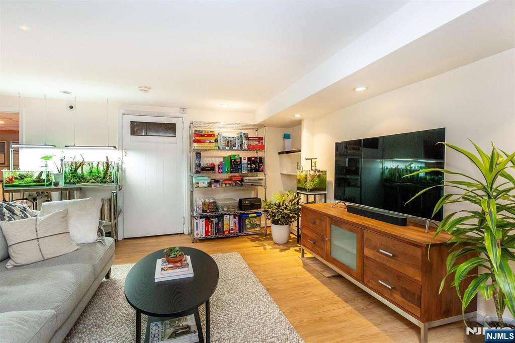73 Hawthorne Avenue — photo 43