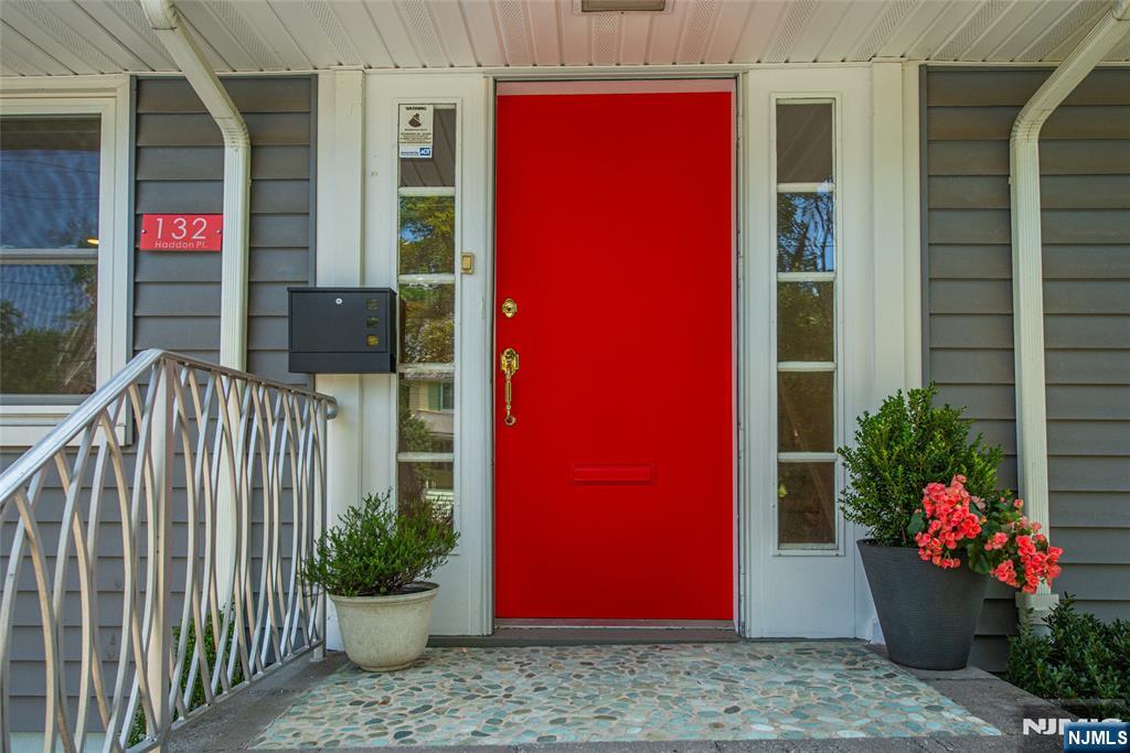 132 Haddon Place — photo 2