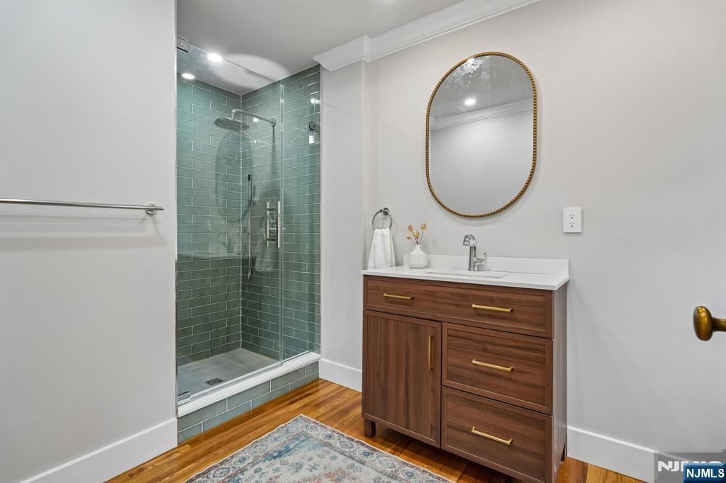 146 Sherman Avenue — photo 25