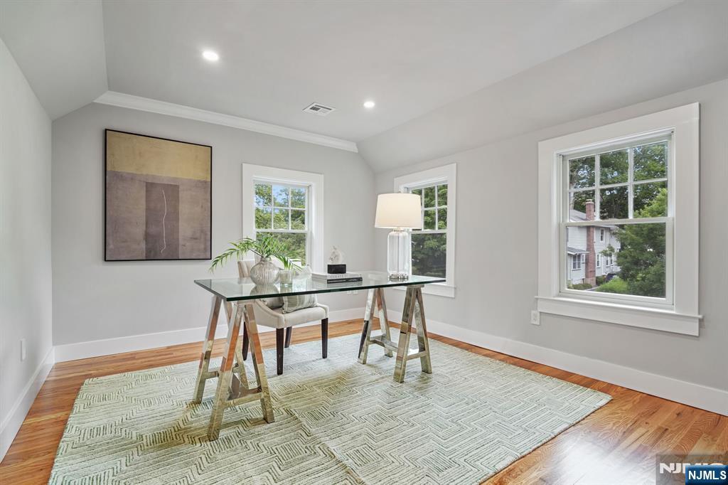 146 Sherman Avenue — photo 39