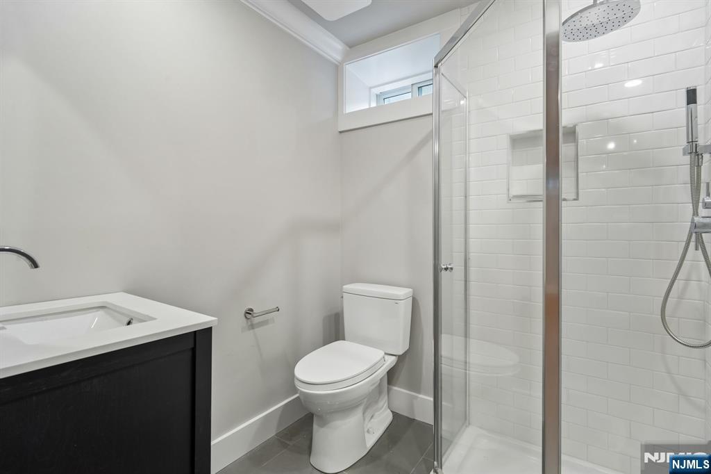 146 Sherman Avenue — photo 44