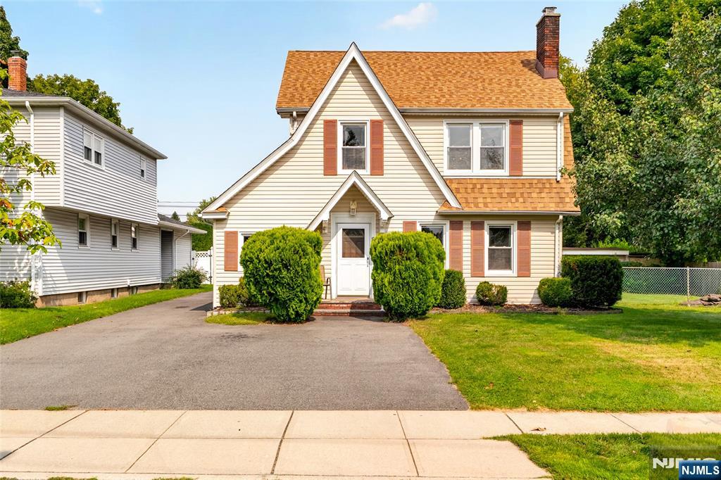 Single family home for sale at 9 Long Ave, Mahwah, NJ 07430 | MLS# 26022329