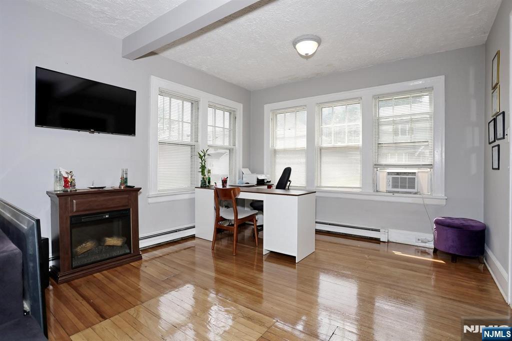 21 Haring St, Bergenfield, NJ 07621