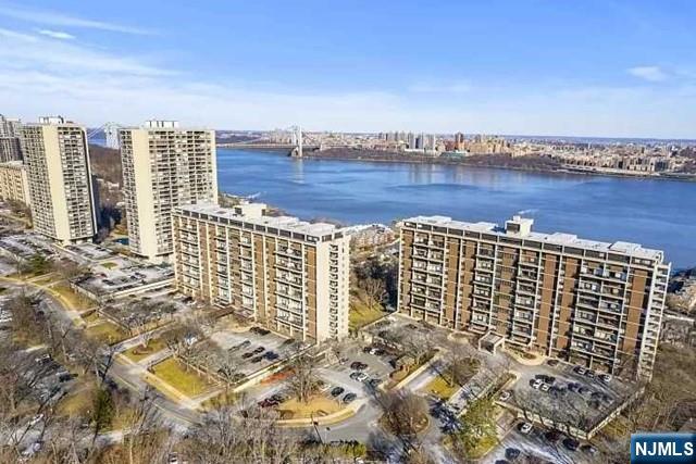 4 Horizon Rd #1207, Fort Lee, NJ 07024