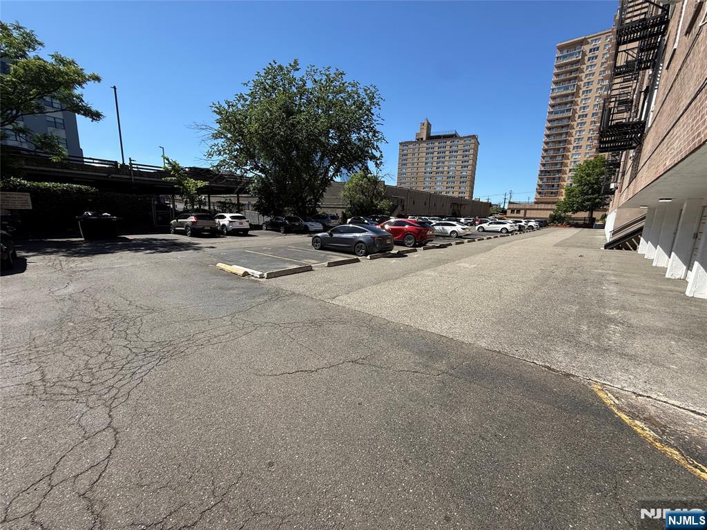 2160 Center Ave #5M, Fort Lee, NJ 07024