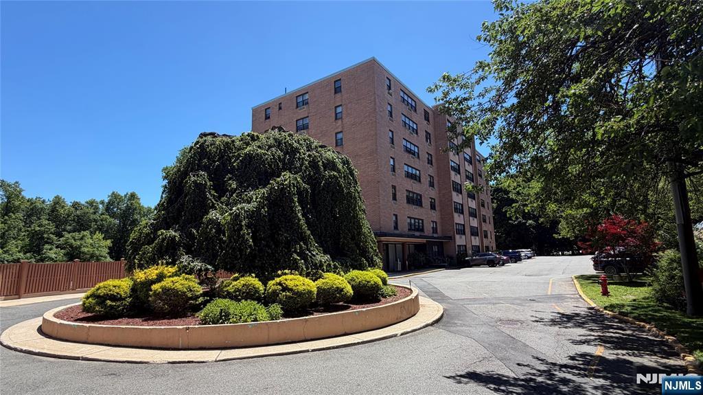 2348 Linwood Ave #6O, Fort Lee, NJ 07024