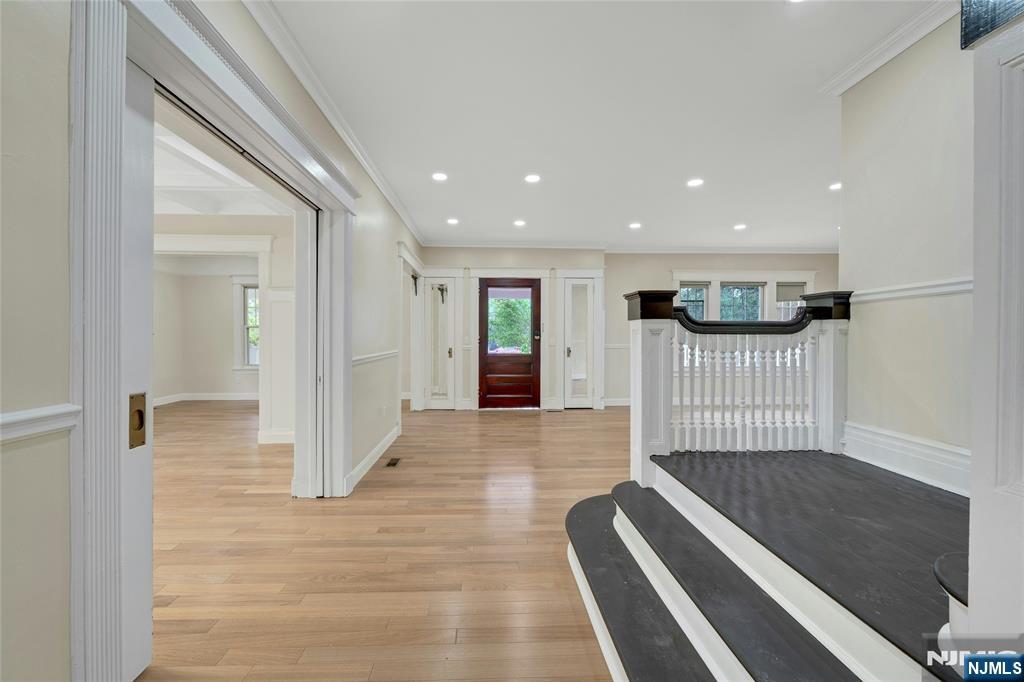 241 Summit Ave, Hackensack, NJ 07601