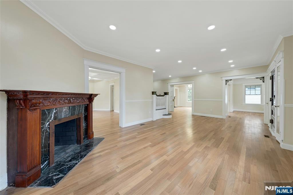 241 Summit Ave, Hackensack, NJ 07601