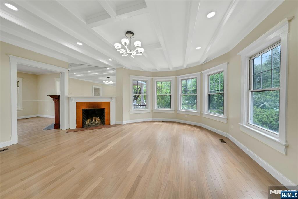 241 Summit Ave, Hackensack, NJ 07601