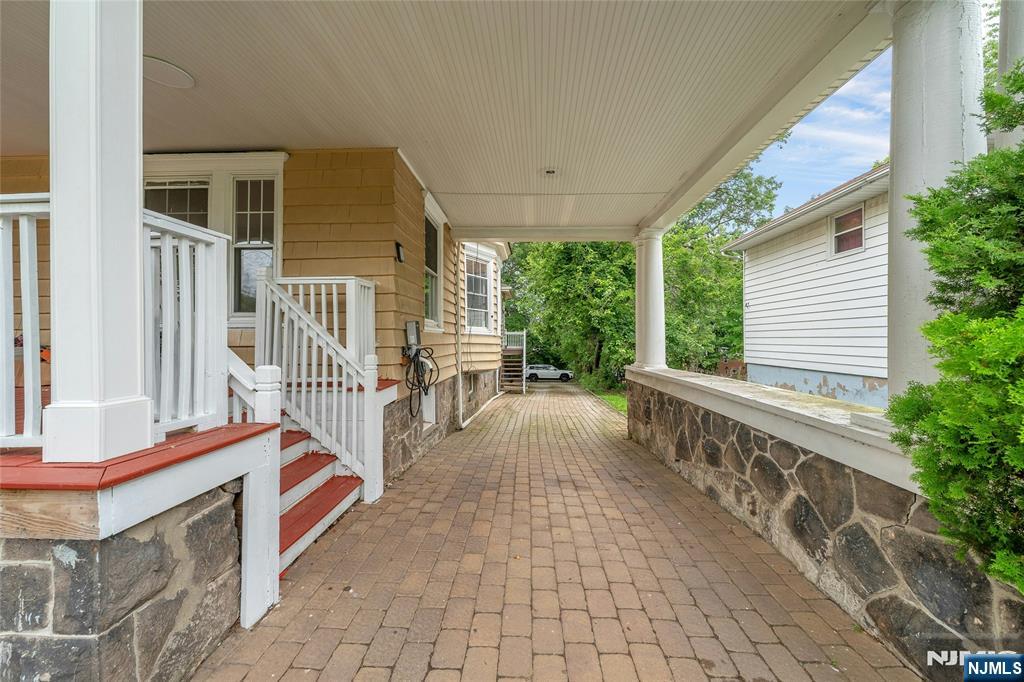 241 Summit Ave, Hackensack, NJ 07601