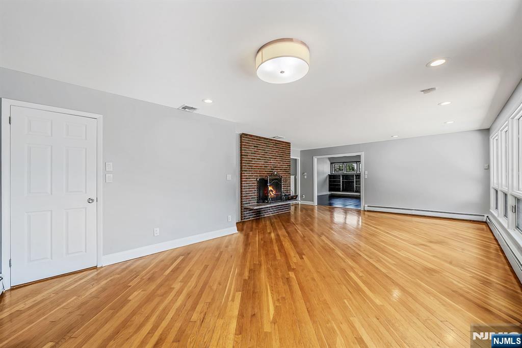 128 Beverly Road — photo 24