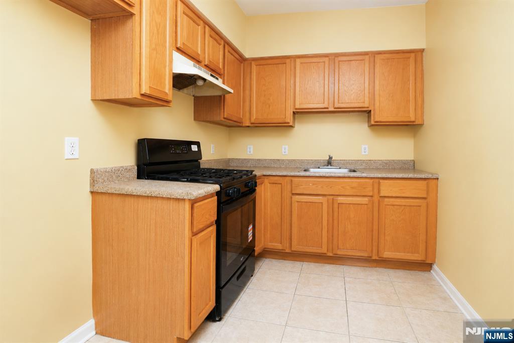 4th image of 42 Astor St, Newark, NJ 07114 | MLS# 26022389