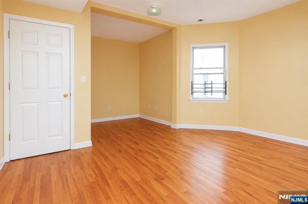 5th image of 42 Astor St, Newark, NJ 07114 | MLS# 26022389