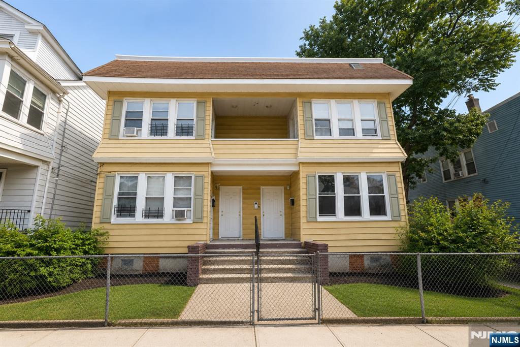 136-138 Dewey Street - Photo 1
